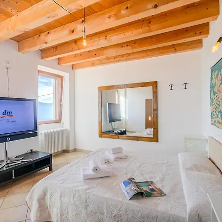 Apartment Faby House On Hilly Area & View - Happy Gargnano