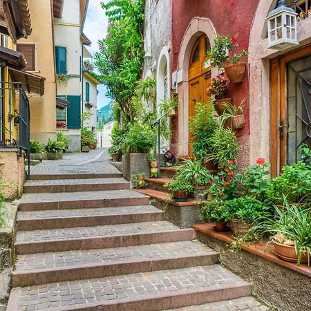 Apartment Faby House On Hilly Area & View - Happy